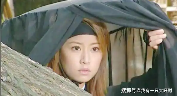 乌龙闯情关上官凤儿坐在最尊贵的位置,却承受着最悲惨的命运
