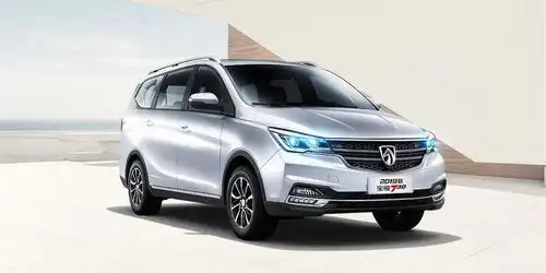 经典车型再次焕新,配置有增有减,新款宝骏730上市

