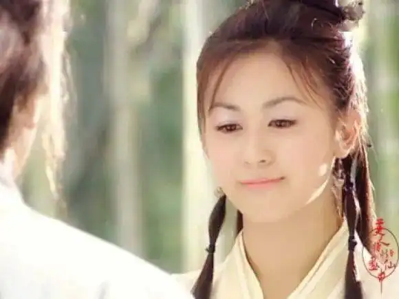 单亲妈妈不容易前tvb女神不懂儿子3年级功课,开直播学英文