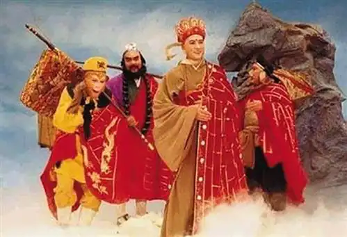 怪不得妖怪抓走唐僧却吃不了唐僧肉,你看唐僧的帽子里藏了啥
