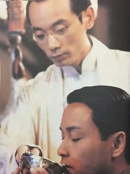 葛优替过世的兄弟养儿子,却被老婆误会他在外生子,最终葛优机智化解危机
