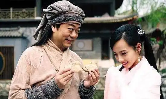 宫廷女神张嘉倪和杜淳同居7年却被甩,嫁王思聪好友惹人羡