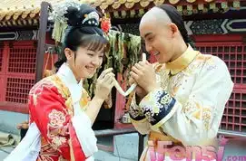 新还珠格格小燕子五阿哥李晟张睿片场秀恩爱