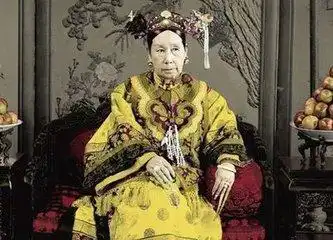 清朝的末代皇帝原本轮不到溥仪,只因那人犯了一个大错,最终由溥仪来当皇帝

