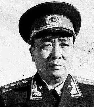 谭政与粟司令交集不多,58年批粟时的五位主力里面,为何会有他