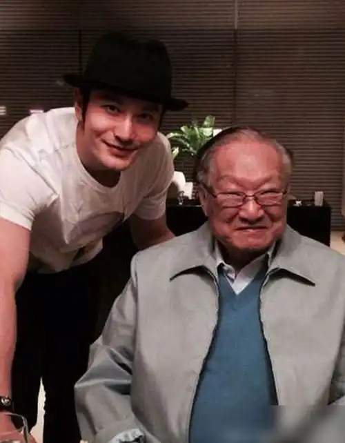 黄晓明现身金庸葬礼称杨过改变一生,期望将来出演更多金庸作品