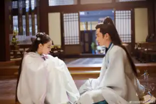 花谢花飞花满天最新剧照透露,何润东情迷张馨予