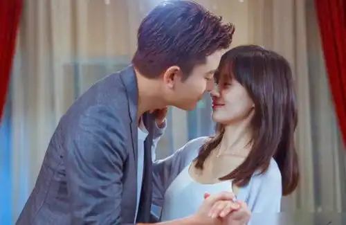 陈小春因儿子身价涨25倍,她们都是旺爹小公主