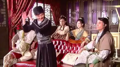 龙门镖局陆三金兴奋的样子,像极了流氓,演技夸张搞笑