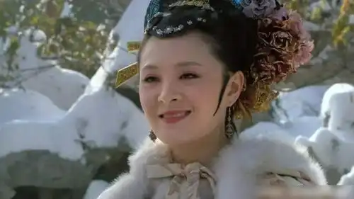 淳儿撞破华妃的丑事,曹贵人为什么不喊