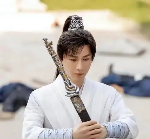 成毅扛旗,丁勇岱出山,邱心志入局,这部古装大剧要爆了
