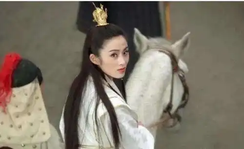 李连杰合作过的女星,关之琳不算最美,而是她,惊艳了时光