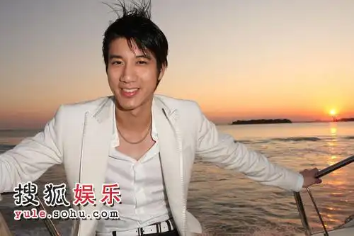 色戒剧组游水城王力宏汤唯亲密如情侣
