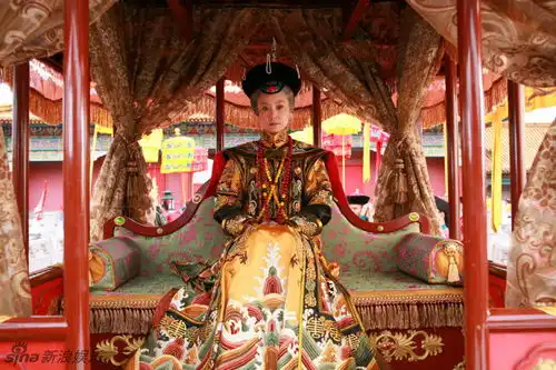 组图新还珠格格剧照太后回宫小燕子闯祸