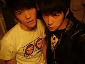 还有人记得小时代里的席城吗他居然和香妃结婚了
