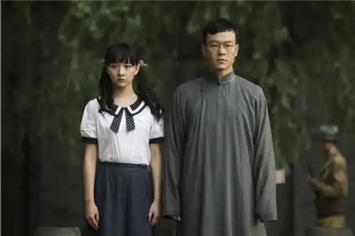 谋女郎是周冬雨死党,演过爱情公寓,因长相普通不温不火
