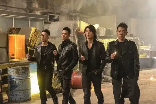 大鹏一个小城青年的自卑与自大