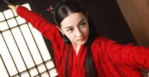 热巴变身嫦娥,依旧美得令人窒息
