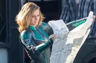 惊奇队长曝新剧照,却遭到网友吐槽这跑姿也太丑了
