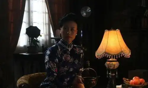 达式常首位银幕恋人,少年犯是朱曼芳演艺巅峰,有女叫邬君梅
