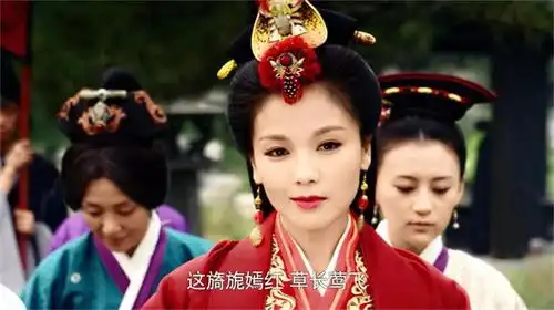 导演选她演个变态又有些犹豫,她说我以前没狠过,不代表我不会狠