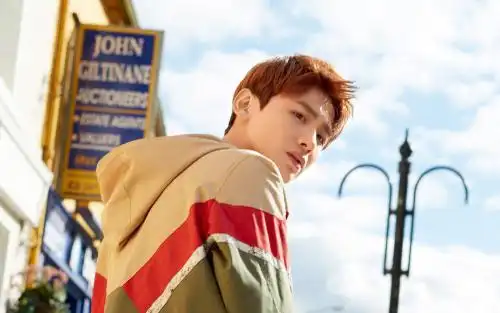 老干部白敬亭,冬季必备羽绒服保温杯