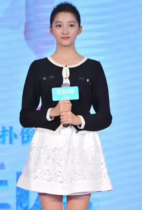 拥有绝世好比例的关晓彤,为什么总给人感觉迷之土气
