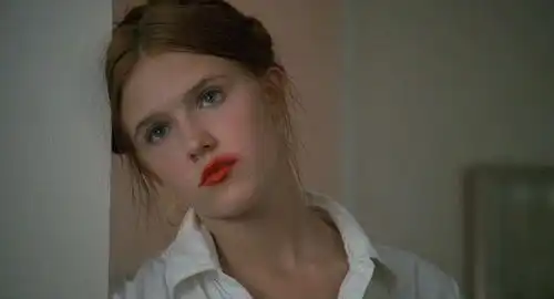 两版洛丽塔的女主演都令人唏嘘啊欢迎讨论电影
