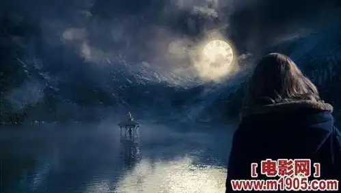 可爱的骨头再放新剧照月下湖光天堂美景
