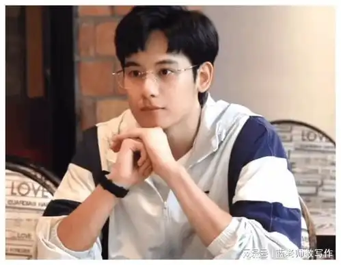 吴磊和胡先煦,一个被网友群嘲,一个凭演技弯道超车