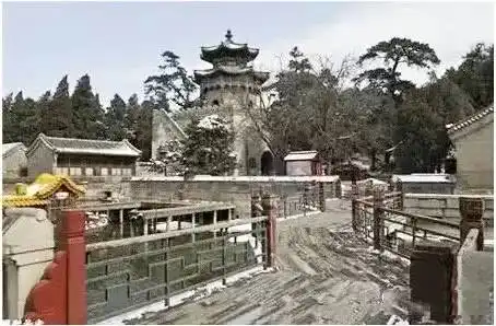 就在昨天,北京颐和园再现金光穿洞,现场堪比春运
