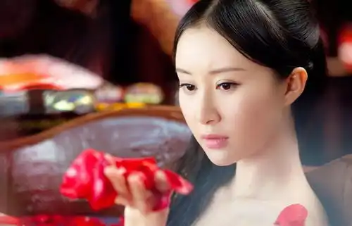 杨紫做了线雕隆鼻整容医生直接挂出香蜜鼻子处三条线剧照