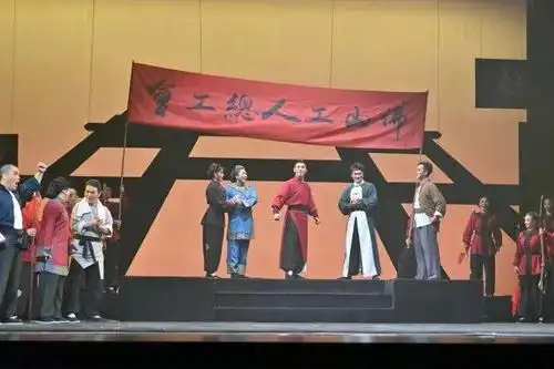 燃情鸿胜馆回佛山粤剧舞台上演功夫大片,鸿胜馆馆长大赞更有气势
