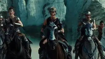 神奇女侠首部预告最性感超级英雄登场
