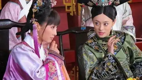 甄嬛传太后病逝后,为何后宫嫔妃都哭得很伤心,唯独甄嬛却不哭

