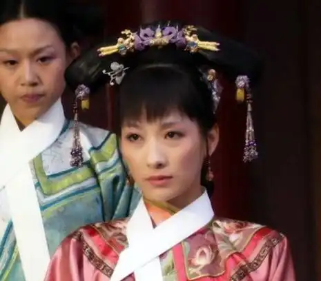 再看甄嬛传,才明白为何安陵容被宠幸,皇上睡着后都要叫宝鹃
