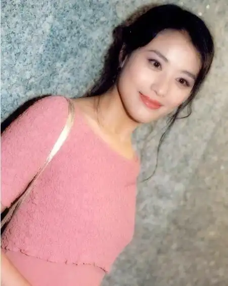 不堪网络暴力,香蜜沉沉天后周海媚退出微博,忆女神往昔岁月