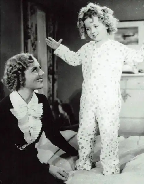 艺术圈存在口红效应吗