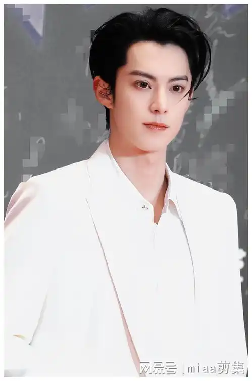 尖嘴猴腮,眼睛没有眉毛粗,这6位男星看似很帅,实际越看越怪娱乐圈小鲜肉尖嘴曾舜晞猴腮王一博眉毛神秘面纱手机网易网
