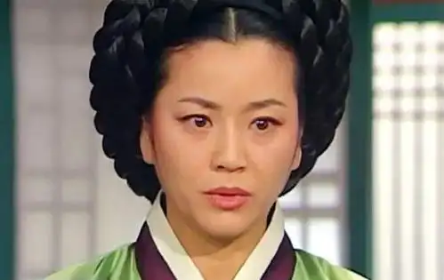 大长今19年了,李英爱嫁豪门,池珍熙婚姻事业双丰收
