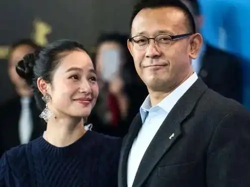 姜文筹拍让子弹飞,妻子周韵向他推荐祖峰,姜文果断拒绝