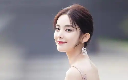 古力娜扎宣布签约和颂传媒,未来双方开展各个领域的深度合作赵丽颖李冰冰张慧雯网易订阅