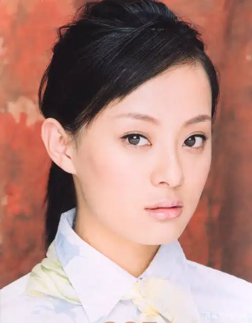 电视剧收视女王,因头大舞蹈梦碎,立二等功被分配餐厅服务员