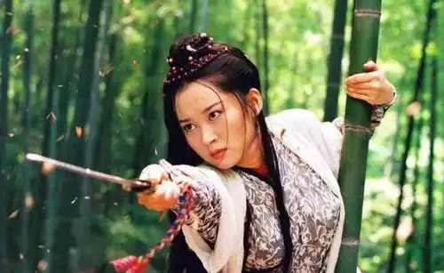 若非为了杨莲亭,东方不败能否扭转战局,打败任我行令狐冲四人
