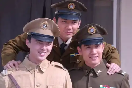 三次被雪藏却能三次翻红不老男神钟汉良,到底有什么魅力