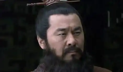 此人拥兵自重雄踞一方,先叛曹操,再叛刘备,最后结局如何
