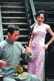 刘佩琦旗袍演绎悲情父亲