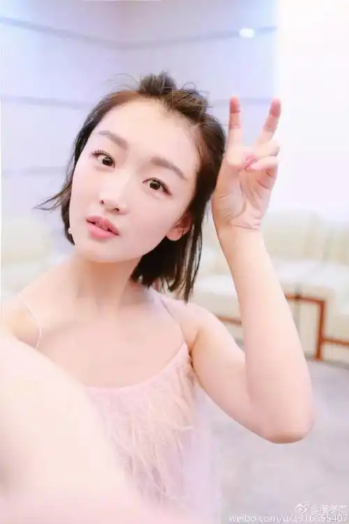 不一样的周冬雨,不一样的鬼马精灵金马影后