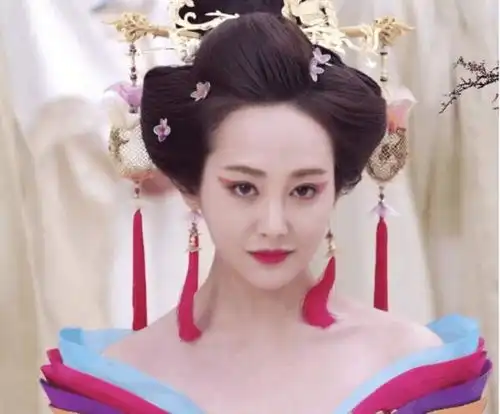 谁说陈思诚出轨后佟丽娅没采取行动她早就果断取关闺蜜李纯了
