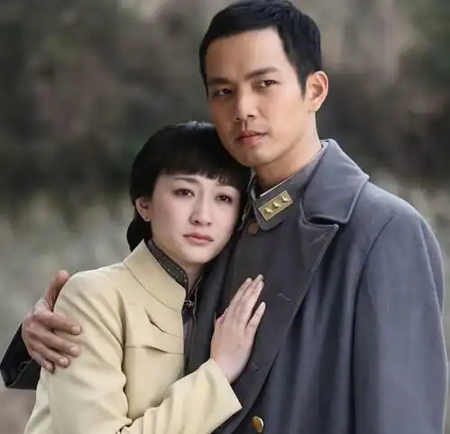 钟汉良被曝出演情感剧,女主被夸颜值高,光看同框照被甜到了
